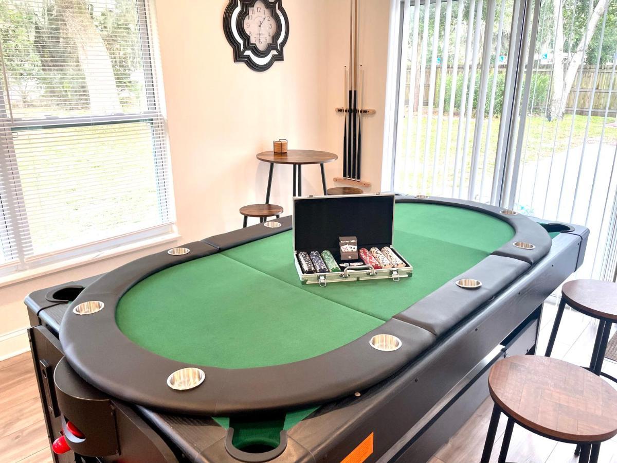 טאמפה Plush Sheets, Games!, Huge Backyard, Massage Chair מראה חיצוני תמונה