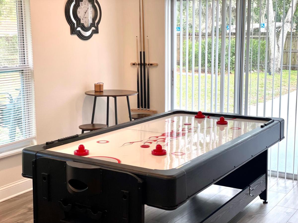 טאמפה Plush Sheets, Games!, Huge Backyard, Massage Chair מראה חיצוני תמונה